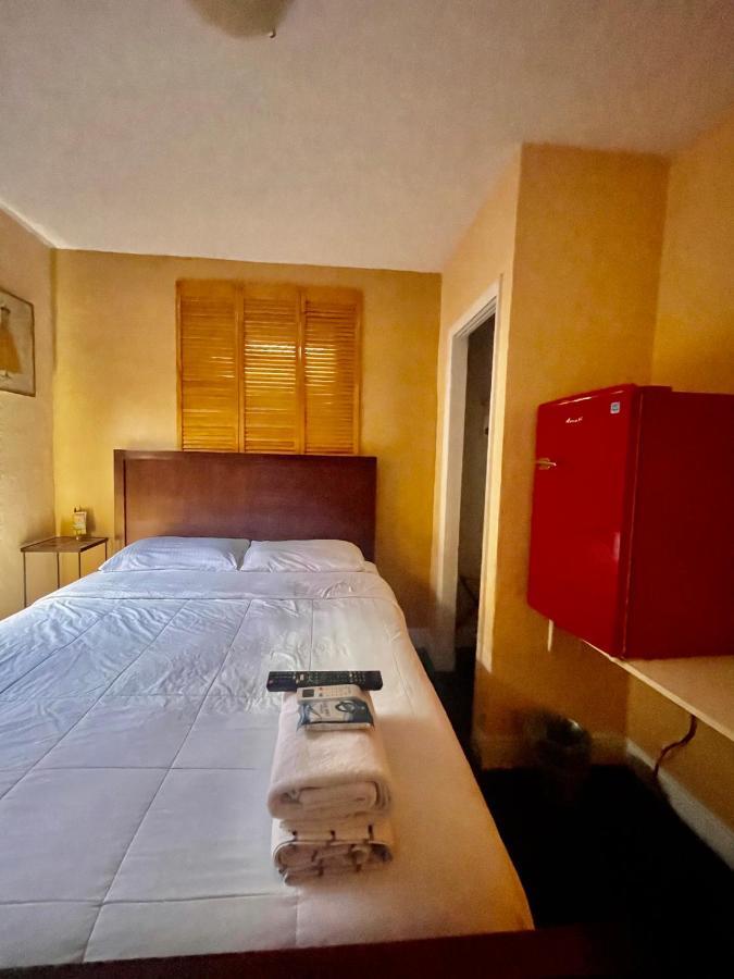 Habitacion Centrica Calle 8 Miami Bagian luar foto